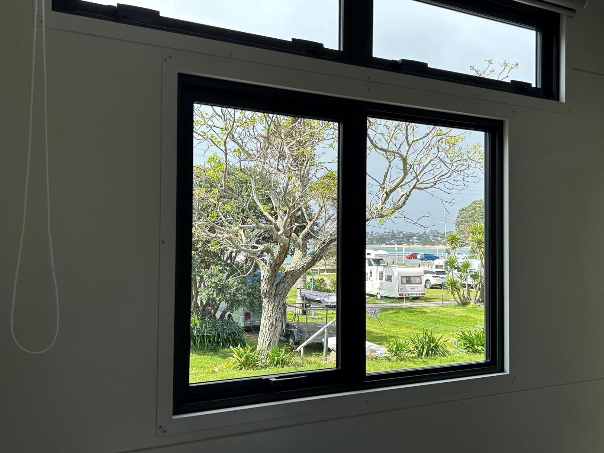 Takapuna Beach Holiday Park Оукланд Екстериор снимка